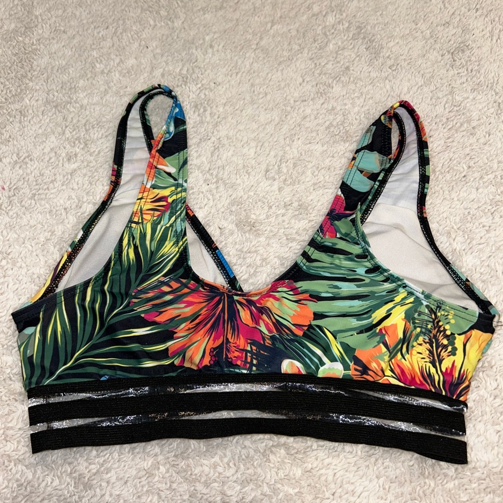 Bikini Tops - Picture 3 of 5